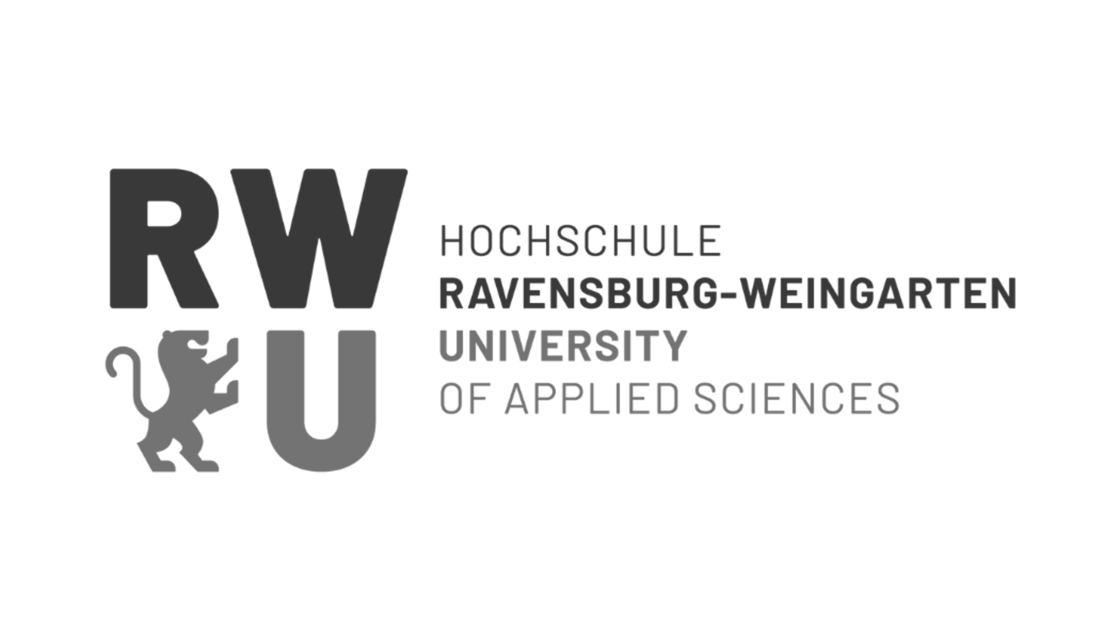 Logo der Hochschule Ravensburg-Weingarten mit den Initialen RWU und einem Löwen, daneben der Text “University of Applied Sciences”.